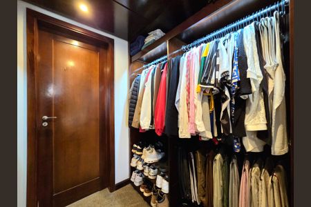Apartamento à venda com 60m², 1 quarto e 1 vagaCloset da suíte
