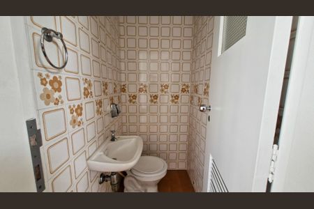 Apartamento para alugar com 127m², 3 quartos e 2 vagas Apartamento para alugar com 127m², 3 quartos e 2 vagasBanheiro de serviço