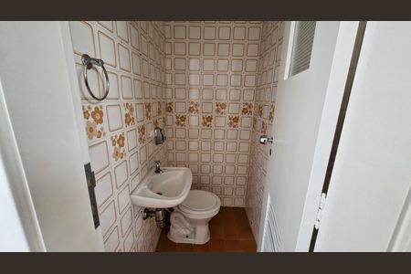 Apartamento para alugar com 127m², 3 quartos e 2 vagas Apartamento para alugar com 127m², 3 quartos e 2 vagasBanheiro de serviço