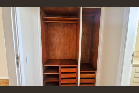 Apartamento para alugar com 127m², 3 quartos e 2 vagas Apartamento para alugar com 127m², 3 quartos e 2 vagasSuíte