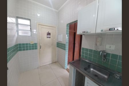 Cozinha de apartamento para alugar com 1 quarto, 17m² em Centro, São Vicente