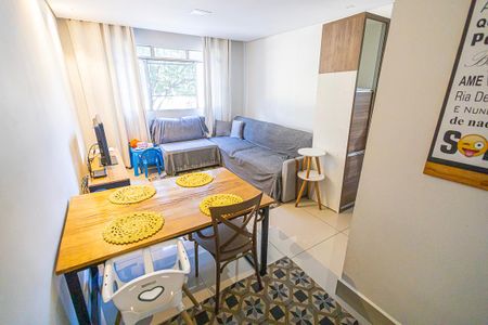 Sala de apartamento para alugar com 3 quartos, 50m² em Guarani, Belo Horizonte