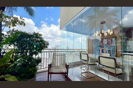 Apartamento à venda com 165m², 2 quartos e 3 vagas Apartamento à venda com 165m², 2 quartos e 3 vagasVaranda