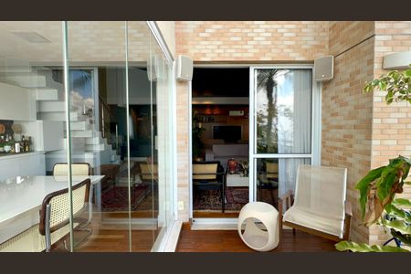 Apartamento à venda com 165m², 2 quartos e 3 vagas Apartamento à venda com 165m², 2 quartos e 3 vagasVaranda