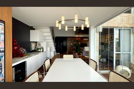 Apartamento à venda com 165m², 2 quartos e 3 vagas Apartamento à venda com 165m², 2 quartos e 3 vagasSala de Jantar