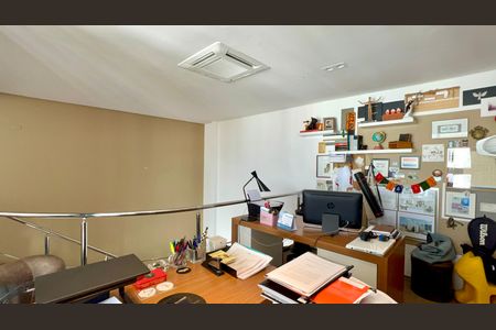 Apartamento à venda com 165m², 2 quartos e 3 vagas Apartamento à venda com 165m², 2 quartos e 3 vagasEscritório