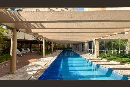 Apartamento à venda com 165m², 2 quartos e 3 vagas Apartamento à venda com 165m², 2 quartos e 3 vagasPiscina