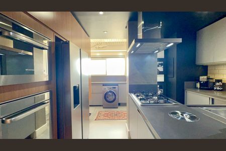 Apartamento à venda com 165m², 2 quartos e 3 vagas Apartamento à venda com 165m², 2 quartos e 3 vagasCozinha