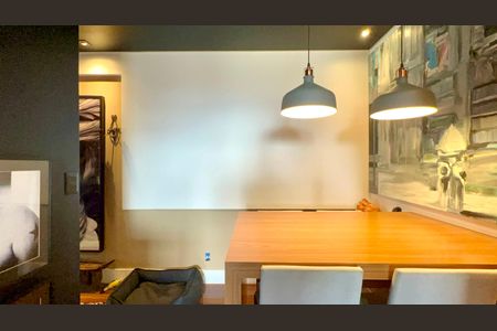 Apartamento à venda com 165m², 2 quartos e 3 vagas Apartamento à venda com 165m², 2 quartos e 3 vagasCopa