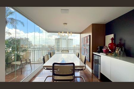 Apartamento à venda com 165m², 2 quartos e 3 vagas Apartamento à venda com 165m², 2 quartos e 3 vagasSala de Jantar