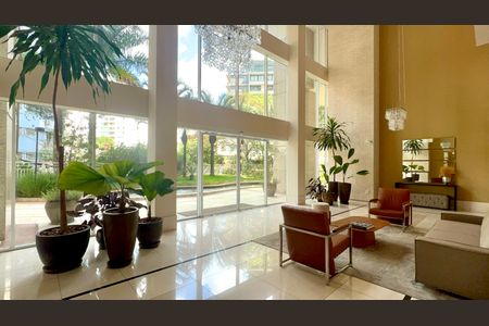 Apartamento à venda com 165m², 2 quartos e 3 vagas Apartamento à venda com 165m², 2 quartos e 3 vagasHall de entrada