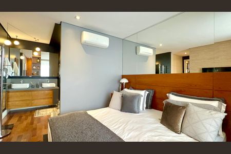 Apartamento à venda com 165m², 2 quartos e 3 vagas Apartamento à venda com 165m², 2 quartos e 3 vagasSuíte 2