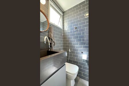 Apartamento à venda com 165m², 2 quartos e 3 vagas Apartamento à venda com 165m², 2 quartos e 3 vagasBanheiro de serviço