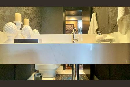 Apartamento à venda com 165m², 2 quartos e 3 vagas Apartamento à venda com 165m², 2 quartos e 3 vagasLavabo