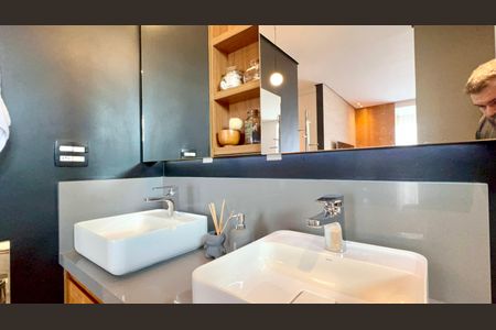 Apartamento à venda com 165m², 2 quartos e 3 vagas Apartamento à venda com 165m², 2 quartos e 3 vagasBanheiro da Suíte 2