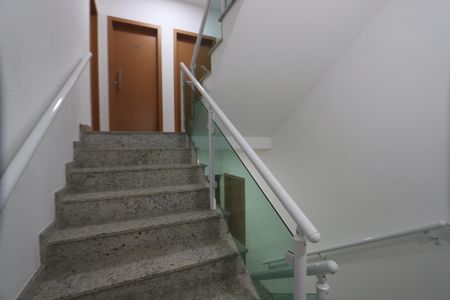 Apartamento à venda com 58m², 2 quartos e sem vagaEscadas