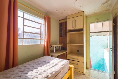 Casa à venda com 157m², 2 quartos e 2 vagas Casa à venda com 157m², 2 quartos e 2 vagasSuíte