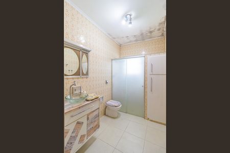 Casa à venda com 157m², 2 quartos e 2 vagas Casa à venda com 157m², 2 quartos e 2 vagasBanheiro Social
