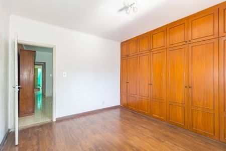 Casa à venda com 157m², 2 quartos e 2 vagas Casa à venda com 157m², 2 quartos e 2 vagasQuarto