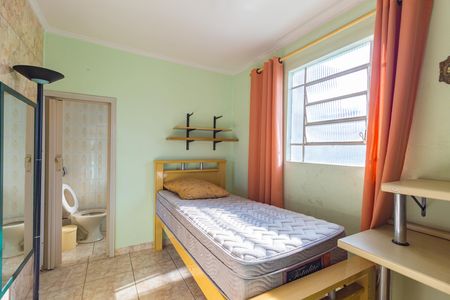 Casa à venda com 157m², 2 quartos e 2 vagas Casa à venda com 157m², 2 quartos e 2 vagasSuíte