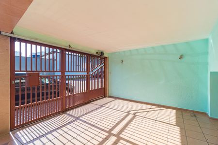 Casa à venda com 157m², 2 quartos e 2 vagas Casa à venda com 157m², 2 quartos e 2 vagasGaragem