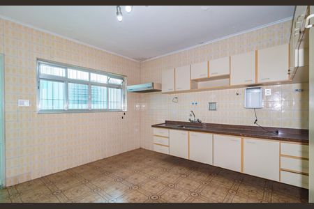 Casa à venda com 157m², 2 quartos e 2 vagas Casa à venda com 157m², 2 quartos e 2 vagasCozinha