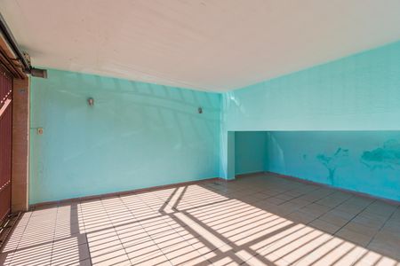 Casa à venda com 157m², 2 quartos e 2 vagas Casa à venda com 157m², 2 quartos e 2 vagasGaragem