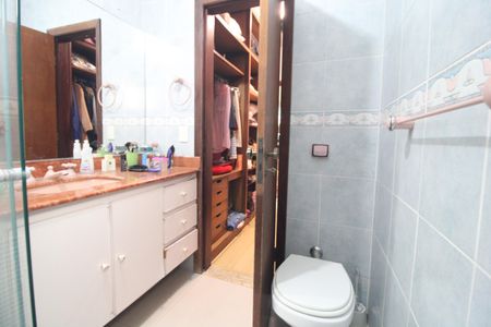 Casa para alugar com 367m², 5 quartos e 4 vagasBanheiro da suíte 3