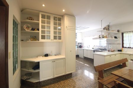 Casa para alugar com 367m², 5 quartos e 4 vagasCozinha