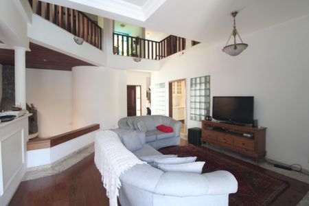 Sala de casa para alugar com 5 quartos, 367m² em Interlagos, São Paulo