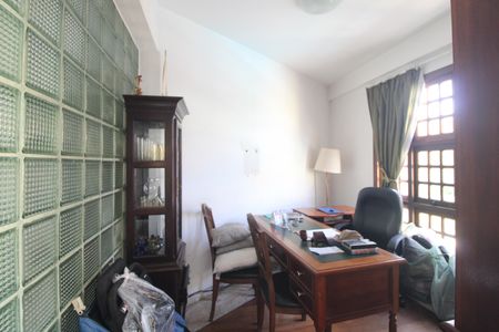 Casa para alugar com 367m², 5 quartos e 4 vagasEscritório
