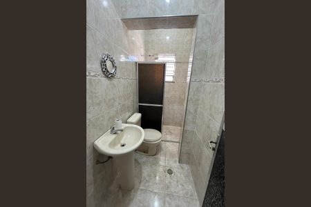 Banheiro de casa para alugar com 1 quarto, 49m² em Parque Lafaiete, Duque de Caxias