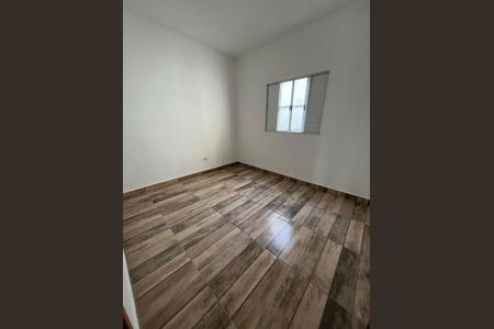 Casa à venda com 3 quartos, 100m² em Parque Tomas Saraiva, São Paulo