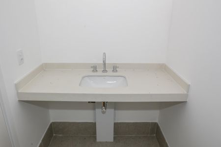 Banheiro de kitnet/studio à venda com 1 quarto, 25m² em Perdizes, São Paulo