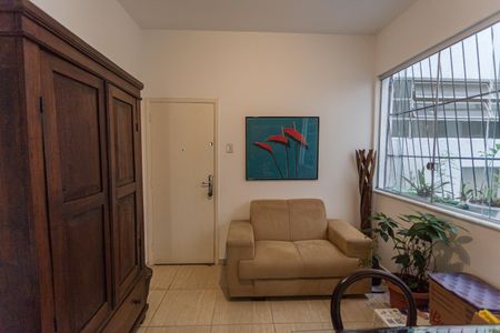Apartamento para alugar com 65m², 2 quartos e 1 vagaSala