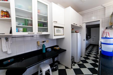 Apartamento à venda com 230m², 4 quartos e 2 vagasCozinha
