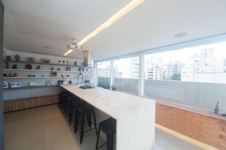 Apartamento à venda com 310m², 3 quartos e 3 vagas Apartamento à venda com 310m², 3 quartos e 3 vagasÁrea gourmet - cobertura