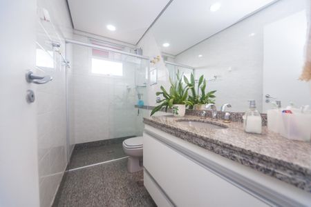 Apartamento à venda com 310m², 3 quartos e 3 vagas Apartamento à venda com 310m², 3 quartos e 3 vagasBanheiro Social