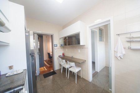 Apartamento à venda com 310m², 3 quartos e 3 vagas Apartamento à venda com 310m², 3 quartos e 3 vagasCozinha