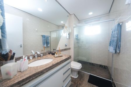 Apartamento à venda com 310m², 3 quartos e 3 vagas Apartamento à venda com 310m², 3 quartos e 3 vagasBanheiro suite