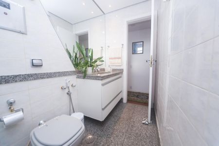 Apartamento à venda com 310m², 3 quartos e 3 vagas Apartamento à venda com 310m², 3 quartos e 3 vagasBanheiro Social