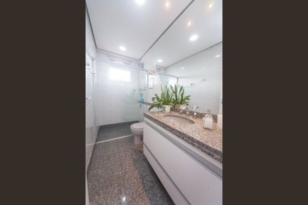 Apartamento à venda com 310m², 3 quartos e 3 vagas Apartamento à venda com 310m², 3 quartos e 3 vagasBanheiro Social