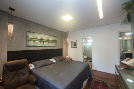 Apartamento à venda com 310m², 3 quartos e 3 vagas Apartamento à venda com 310m², 3 quartos e 3 vagassuite