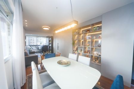 Apartamento à venda com 310m², 3 quartos e 3 vagas Apartamento à venda com 310m², 3 quartos e 3 vagasSala de Jantar