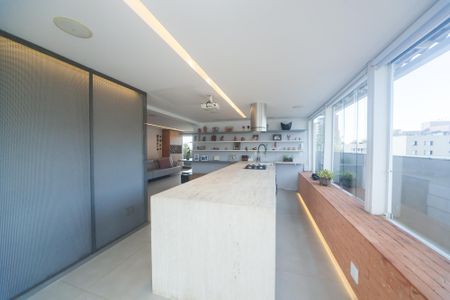 Apartamento à venda com 310m², 3 quartos e 3 vagas Apartamento à venda com 310m², 3 quartos e 3 vagasÁrea gourmet - cobertura