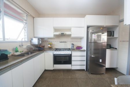 Apartamento à venda com 310m², 3 quartos e 3 vagas Apartamento à venda com 310m², 3 quartos e 3 vagasCozinha