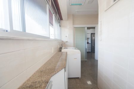 Apartamento à venda com 310m², 3 quartos e 3 vagas Apartamento à venda com 310m², 3 quartos e 3 vagasÁrea de Serviço