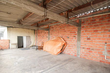 Casa para alugar com 120m², 2 quartos e 2 vagas Casa para alugar com 120m², 2 quartos e 2 vagasSacada