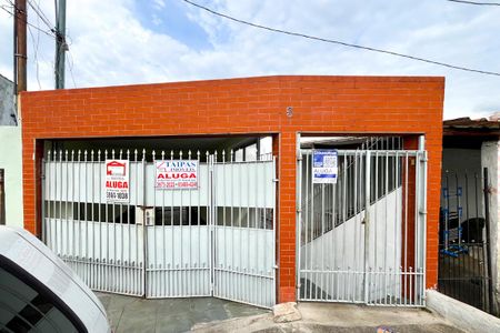 Casa para alugar com 120m², 2 quartos e 2 vagas Casa para alugar com 120m², 2 quartos e 2 vagasFachada
