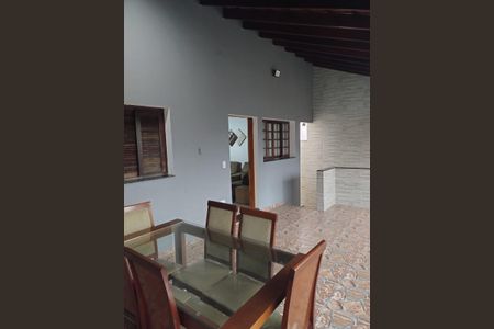 Sala de casa à venda com 2 quartos, 250m² em Jardim Moncoes, Santo André